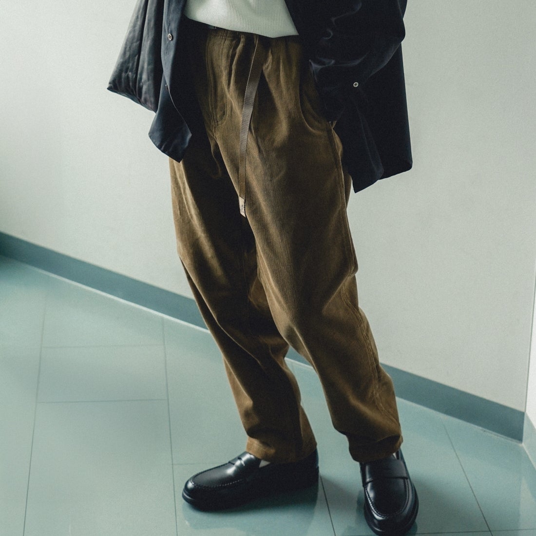 Gramicci [グラミチ] 別注 コーデュロイ エブリデイパンツ [GUP5-F1022-JF] CAMEL &&モデル身長：168cm 着用サイズ：L&&