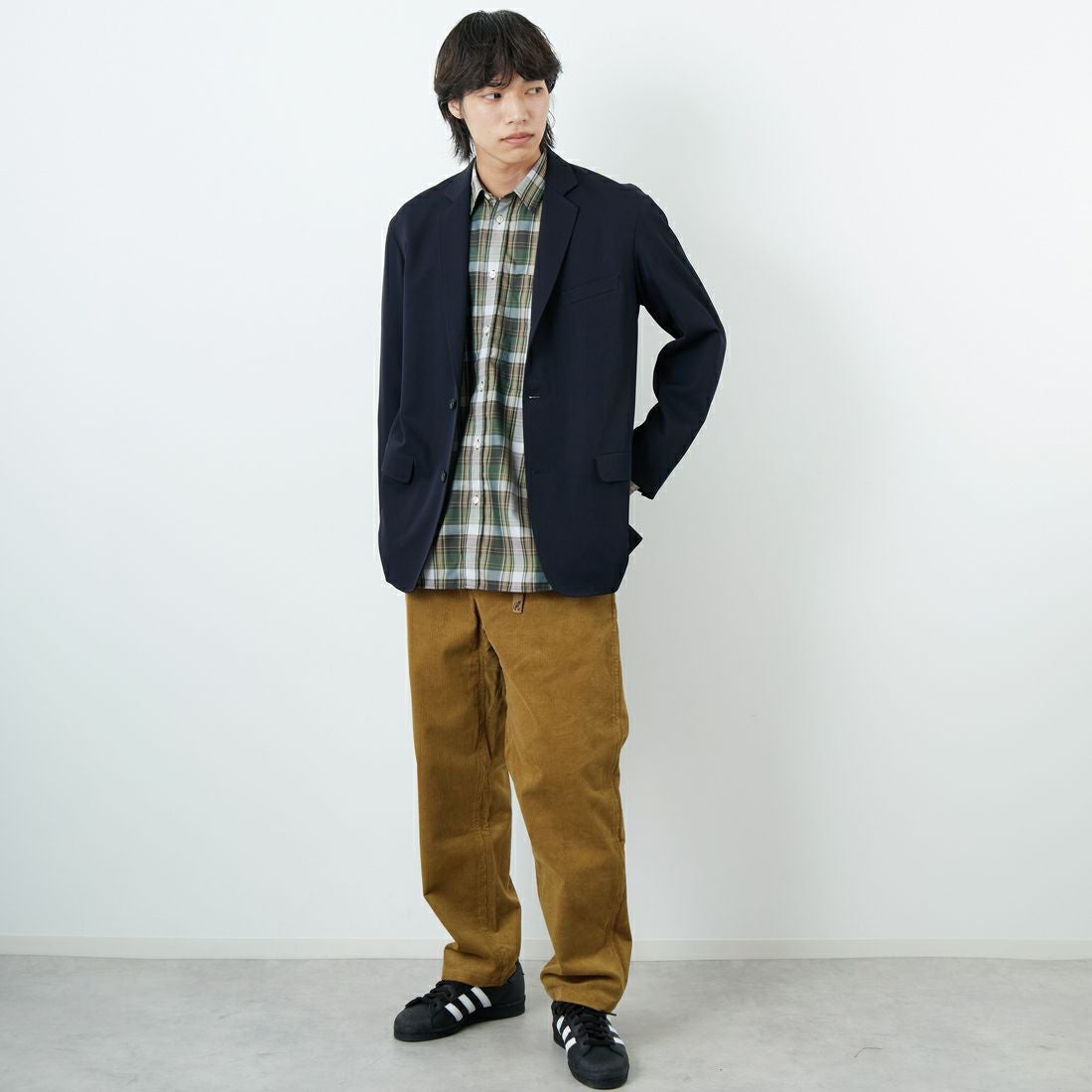 GRAMiCCi [グラミチ] 別注 コーデュロイ エブリデイパンツ [GUP5-F1022-JF] CAMEL &&モデル身長：179cm 着用サイズ：L&&