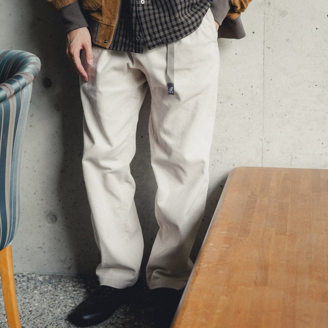 GRAMiCCi [グラミチ] 別注 コーデュロイ エブリデイパンツ [GUP5-F1022-JF] BONE &&モデル身長：168cm 着用サイズ：L&&