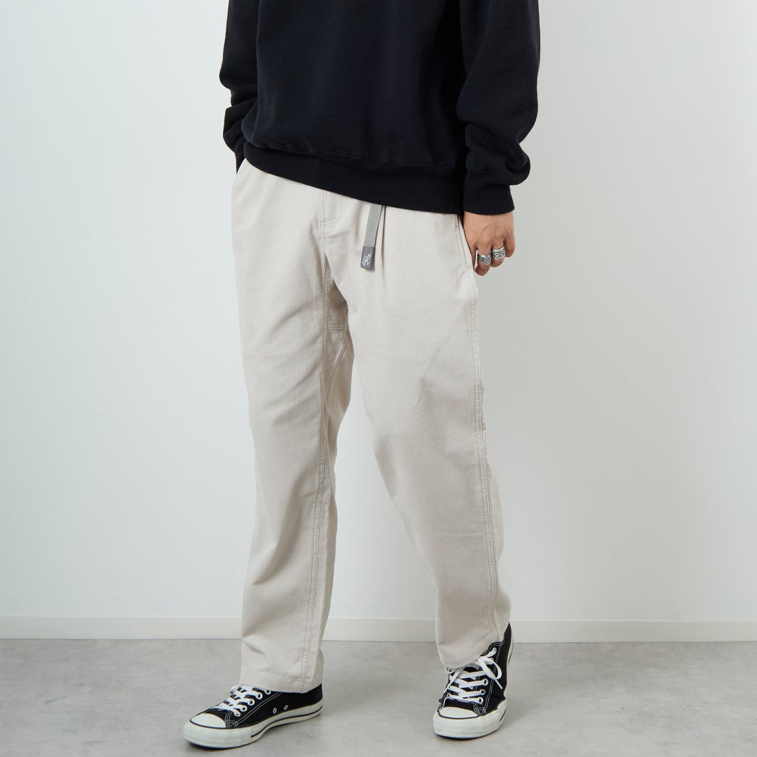 GRAMiCCi [グラミチ] 別注 コーデュロイ エブリデイパンツ [GUP5-F1022-JF] BONE &&モデル身長：179cm 着用サイズ：L&&