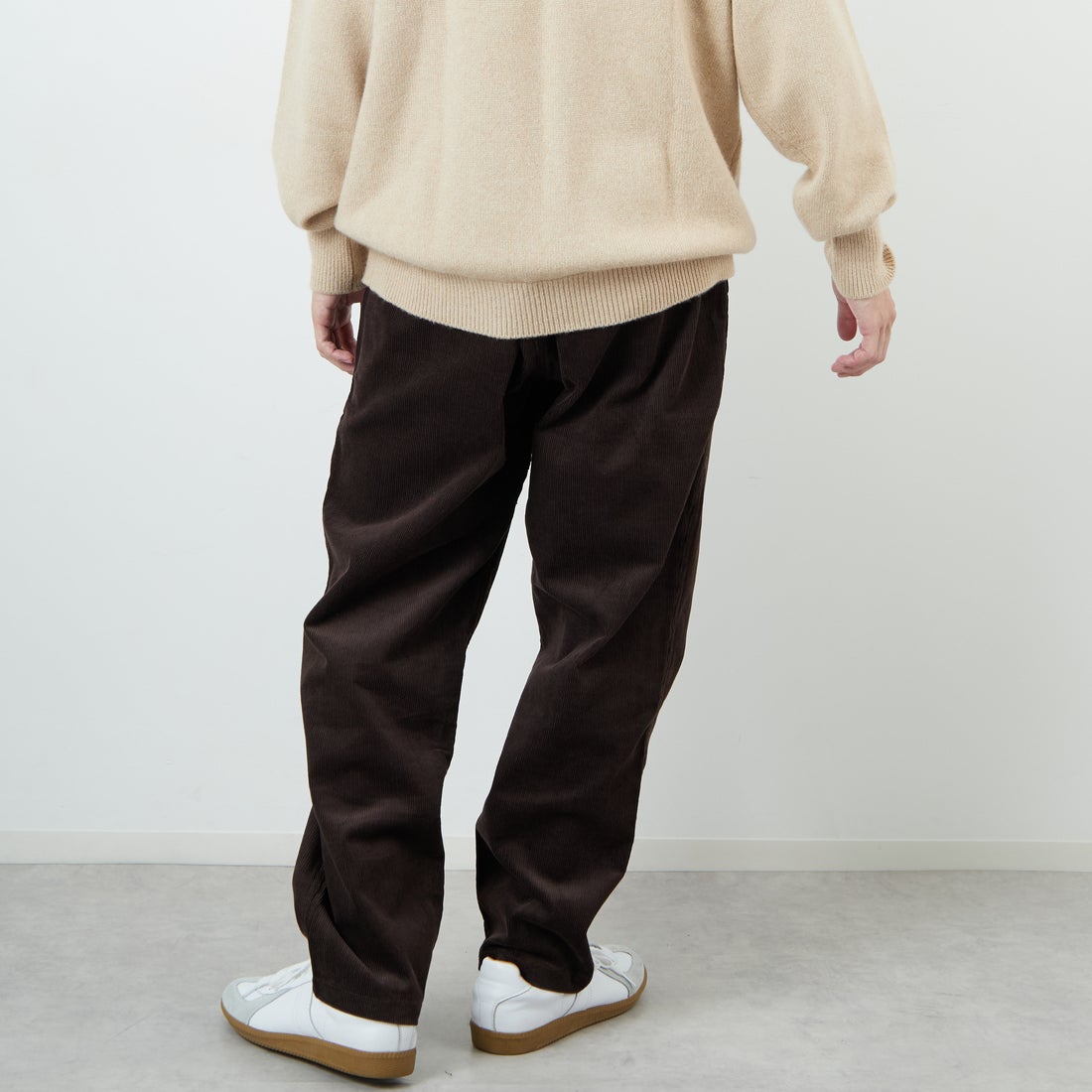 Gramicci [グラミチ] 別注 コーデュロイ エブリデイパンツ [GUP5-F1022-JF] D.BROWN &&モデル身長：168cm 着用サイズ：L&&
