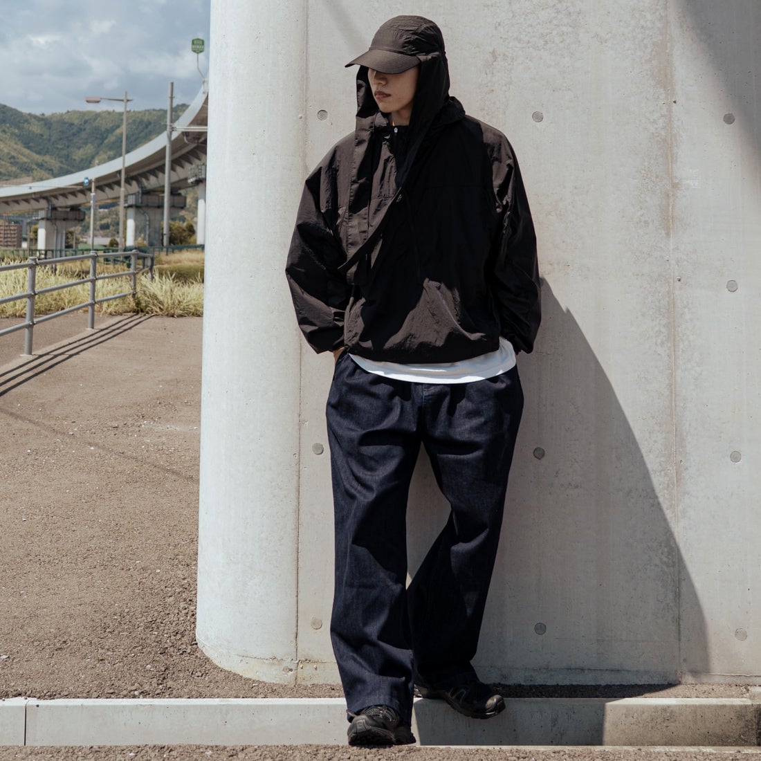 GRAMiCCi [グラミチ] 別注 ワイドデニムパンツ [GUP5-F1089-JF] ONE WASH &&モデル身長：179cm 着用サイズ：L&&