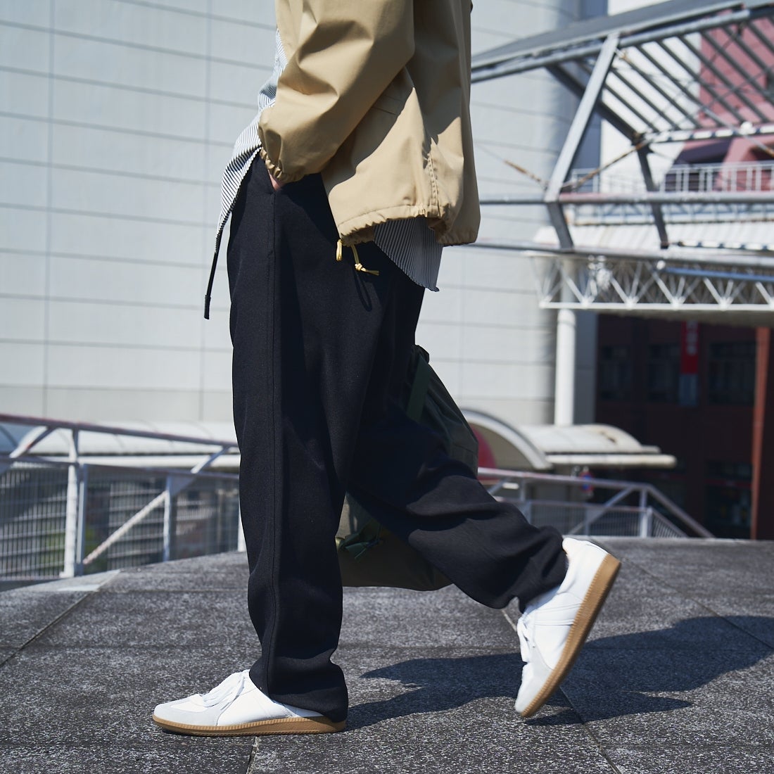 GRAMiCCi [グラミチ] 別注 ウールライク エブリデイパンツ [GUP5-F1024-JF] BLACK &&モデル身長：168cm 着用サイズ：L&&