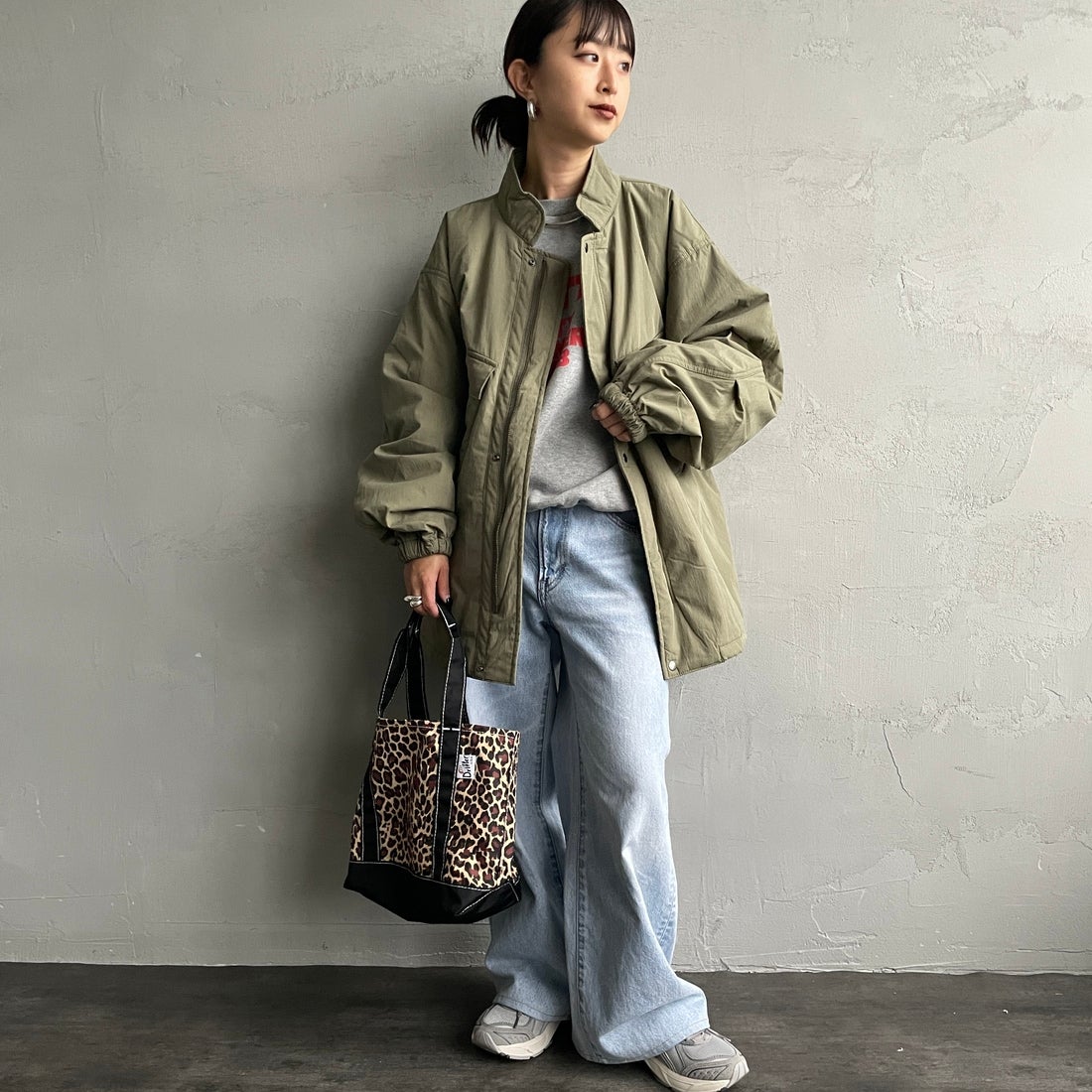ARMY TWILL SANFORIZED [アーミーツイル サンフォライズド] 別注 中綿入り ケミカルプロテクトジャケット [AM-2554501-INT-JF] KHAKI &&モデル身長：150cm 着用サイズ：S&&