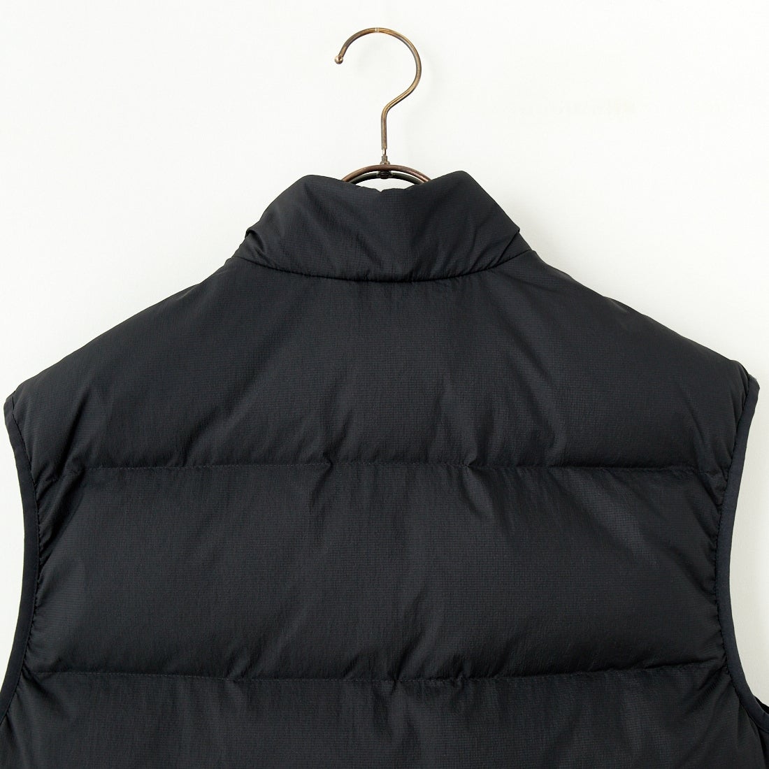 FRED PERRY [フレッドペリー] インサレーテッドジレ [J8522] 102 BLACK