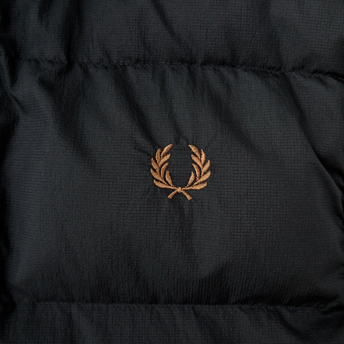 FRED PERRY [フレッドペリー] インサレーテッドジレ [J8522] 102 BLACK