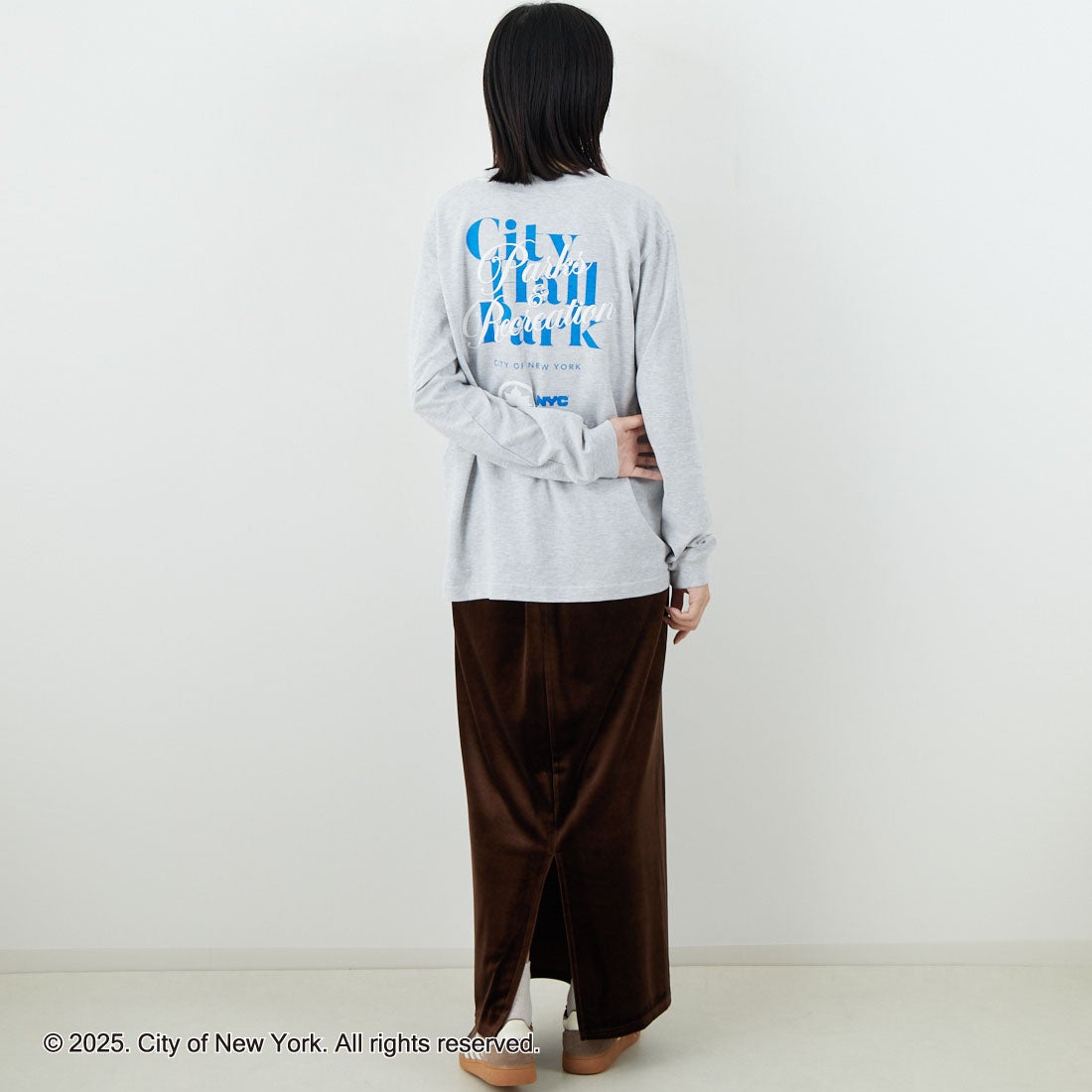 NYC × GOOD ROCK SPEED [エヌワイシー × グッドロックスピード] NYC ロングスリーブTシャツ [25NYC201W] ASH &&モデル身長：162cm 着用サイズ：F&&