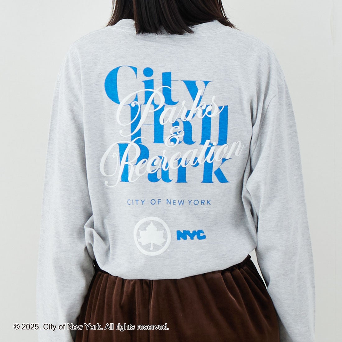 NYC × GOOD ROCK SPEED [エヌワイシー × グッドロックスピード] NYC ロングスリーブTシャツ [25NYC201W] ASH &&モデル身長：162cm 着用サイズ：F&&