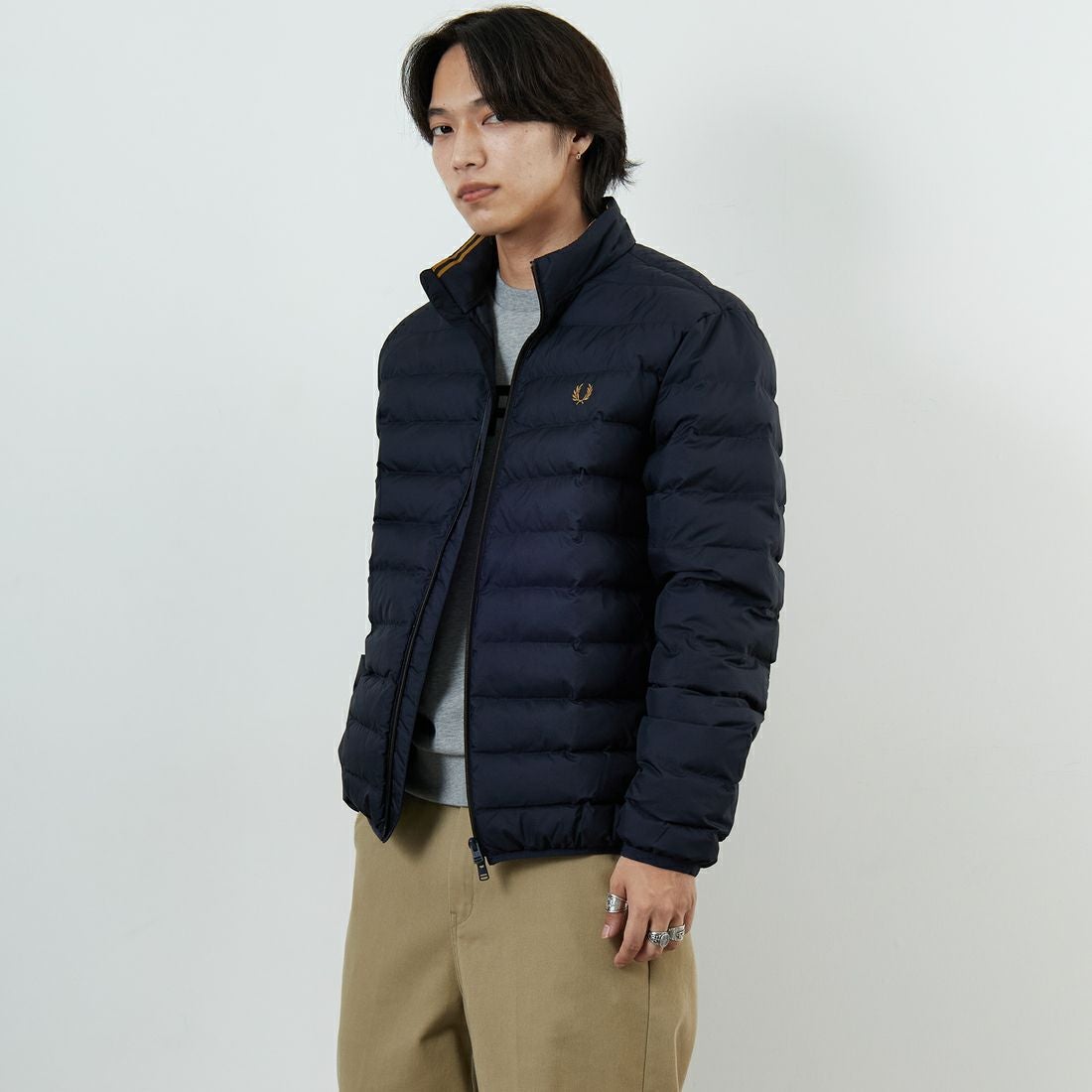 FRED PERRY [フレッドペリー] インサレーテッドジャケット [J4564] 248 NAVY &&モデル身長：179cm 着用サイズ：L&&