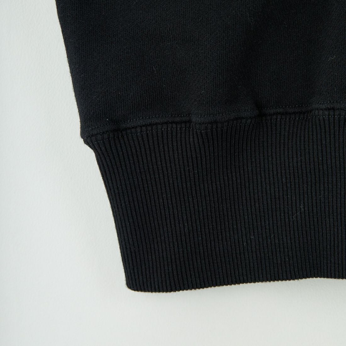 X-girl [エックスガール] フェイスラウンドスクエア スウェットトップス [105253012002] BLACK