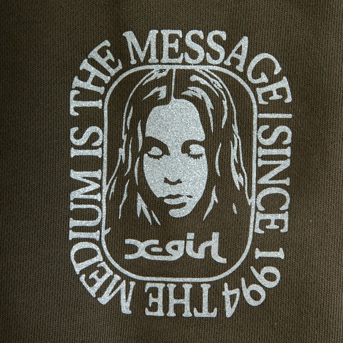 X-girl [エックスガール] フェイスラウンドスクエア スウェットトップス [105253012002] OLIVE