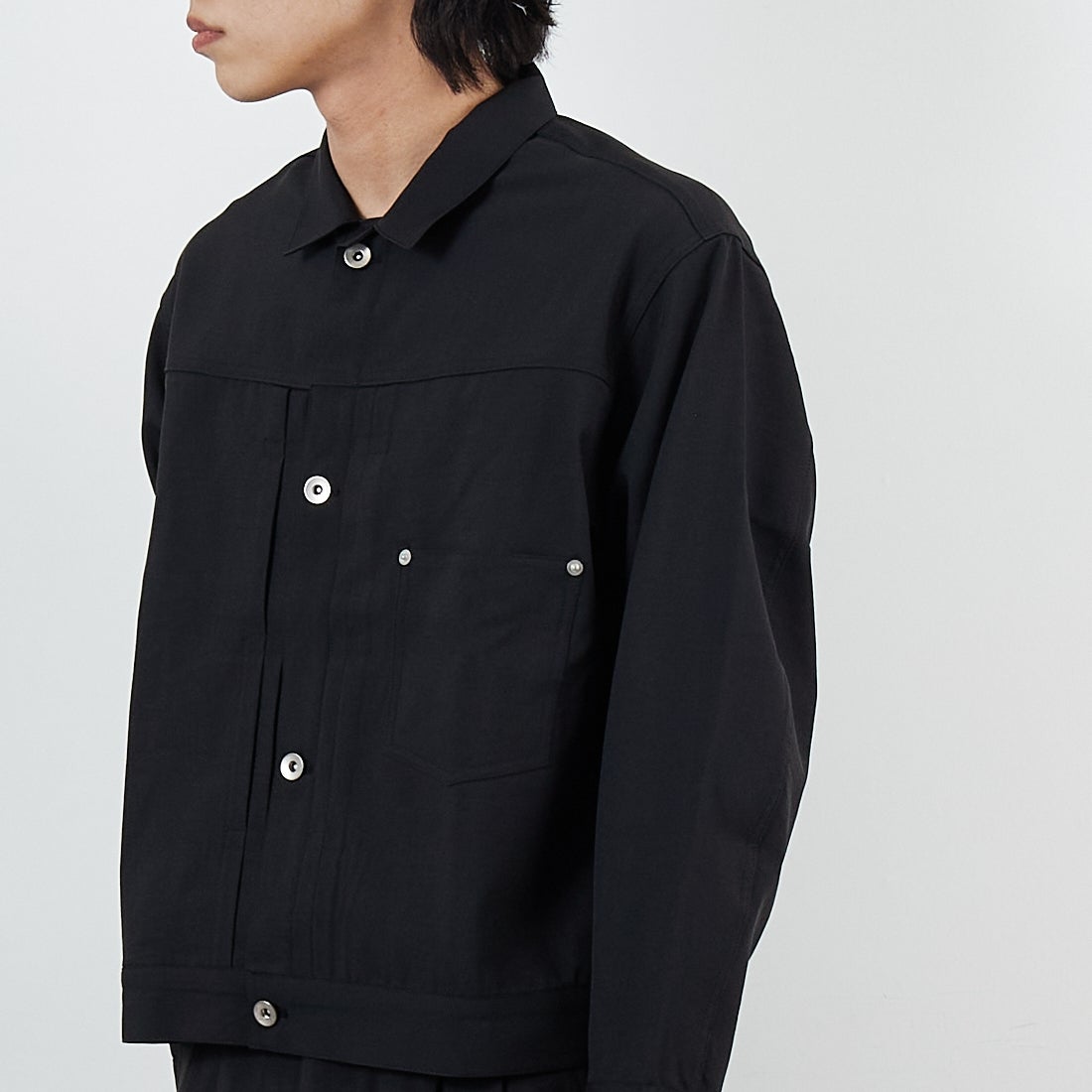 SLICK [スリック] テックツイルトラッカージャケット [5111026] 700 BLACK &&モデル身長：179cm 着用サイズ：1&&