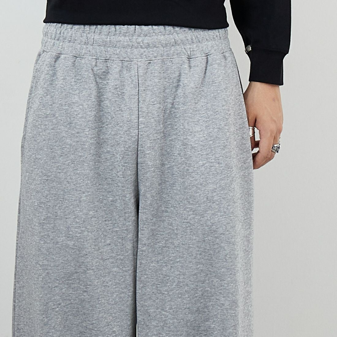 SLICK [スリック] ダブルエアニットスウェットワイドパンツ [5161032] 801 H.GRAY &&モデル身長：179cm 着用サイズ：2&&