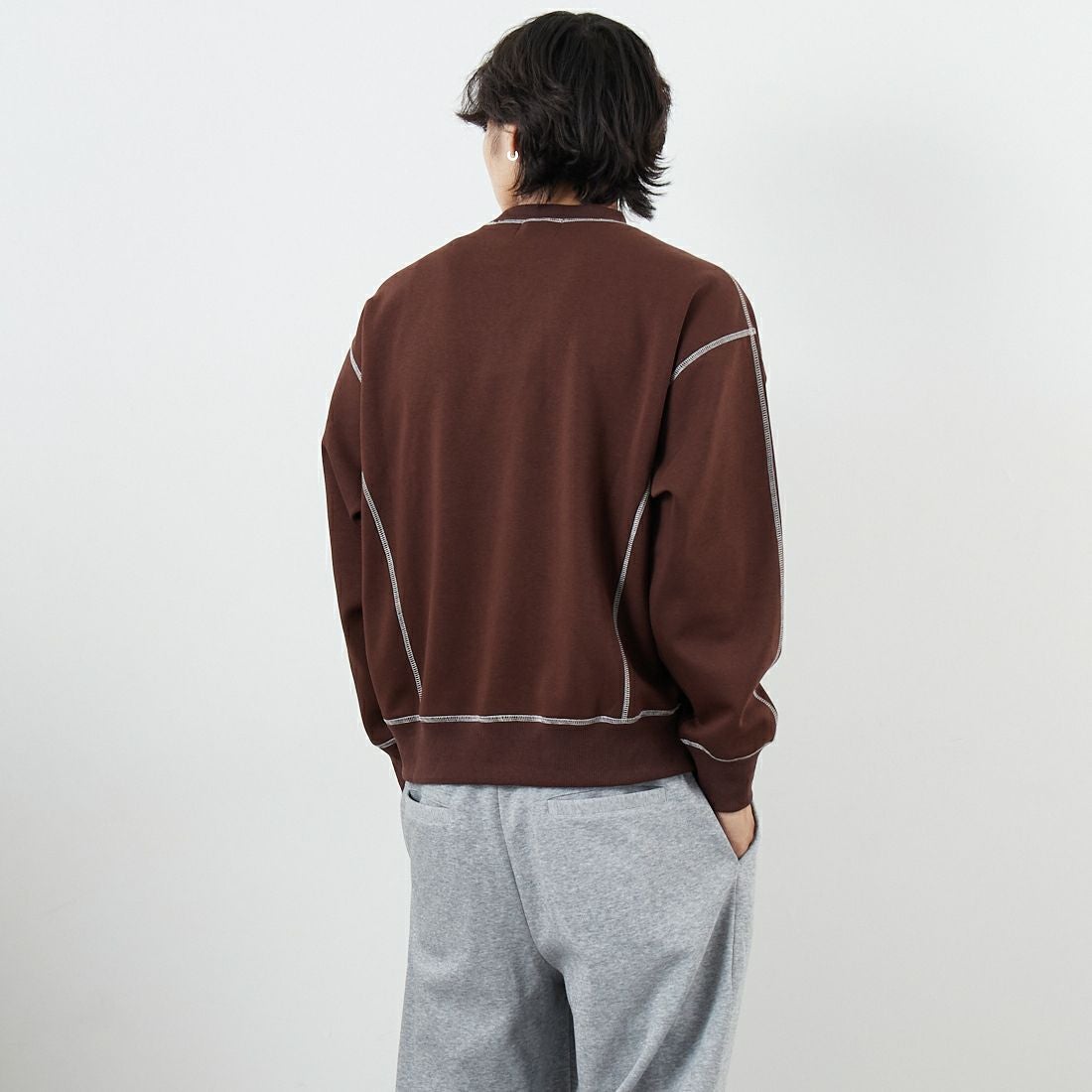 SLICK [スリック] ダブルエアニットステッチワークプルオーバー [5131030] 500 BROWN &&モデル身長：179cm 着用サイズ：1&&