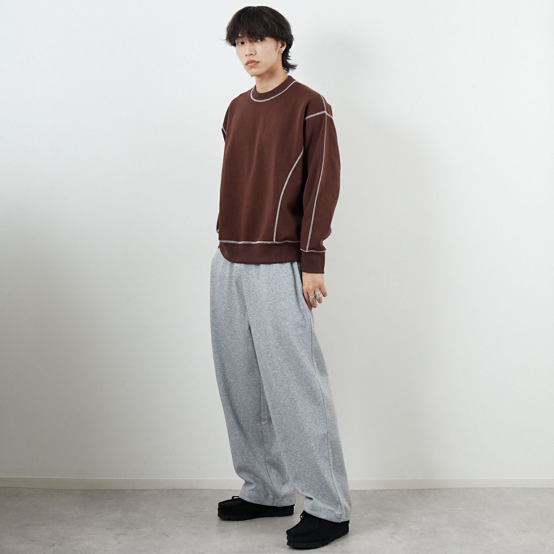 SLICK [スリック] ダブルエアニットステッチワークプルオーバー [5131030] 500 BROWN &&モデル身長：179cm 着用サイズ：1&&