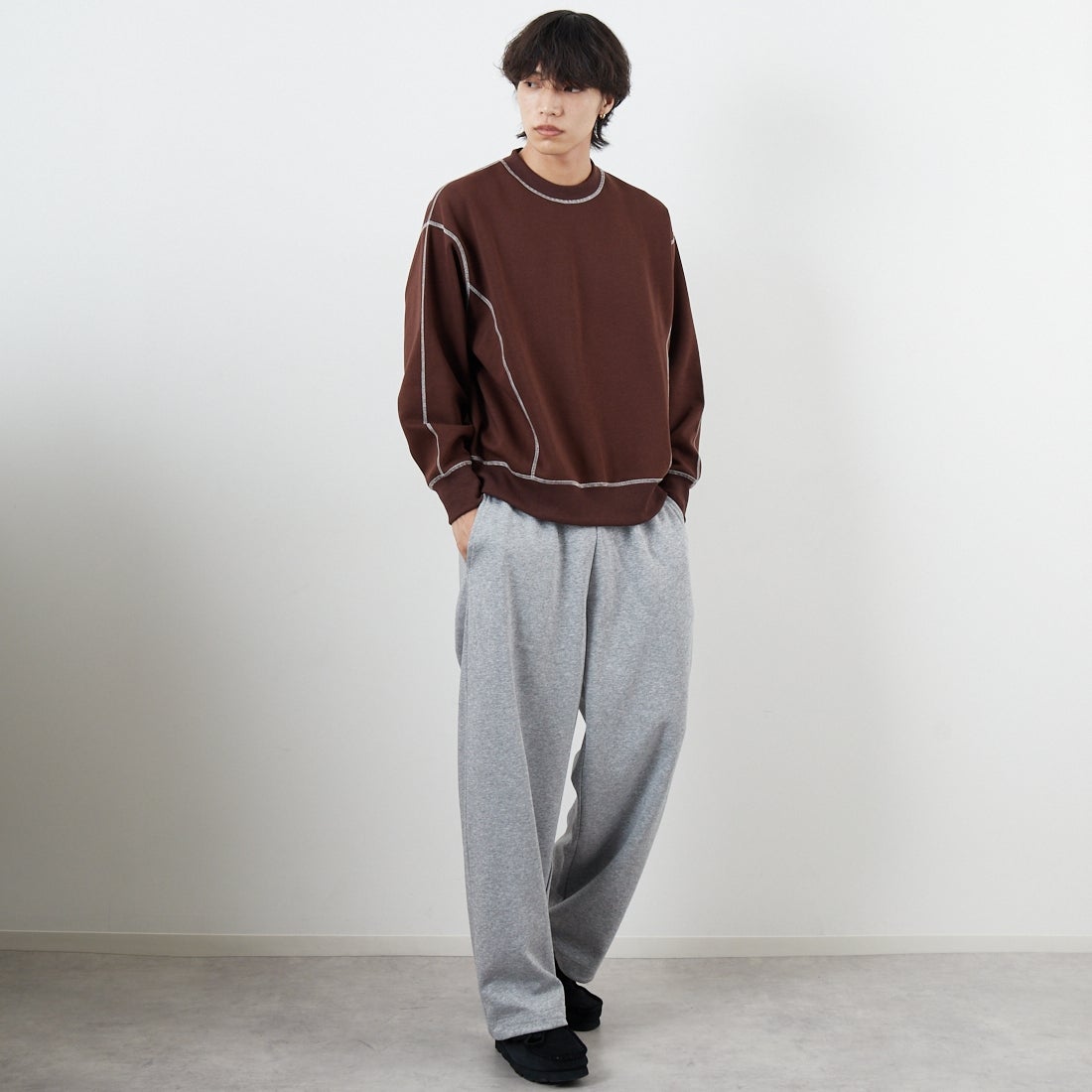 SLICK [スリック] ダブルエアニットステッチワークプルオーバー [5131030] 500 BROWN &&モデル身長：179cm 着用サイズ：1&&