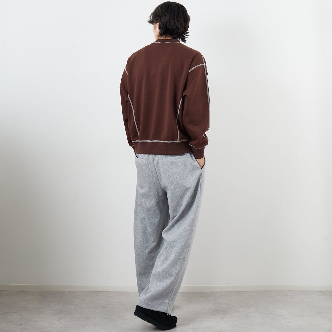 SLICK [スリック] ダブルエアニットステッチワークプルオーバー [5131030] 500 BROWN &&モデル身長：179cm 着用サイズ：1&&