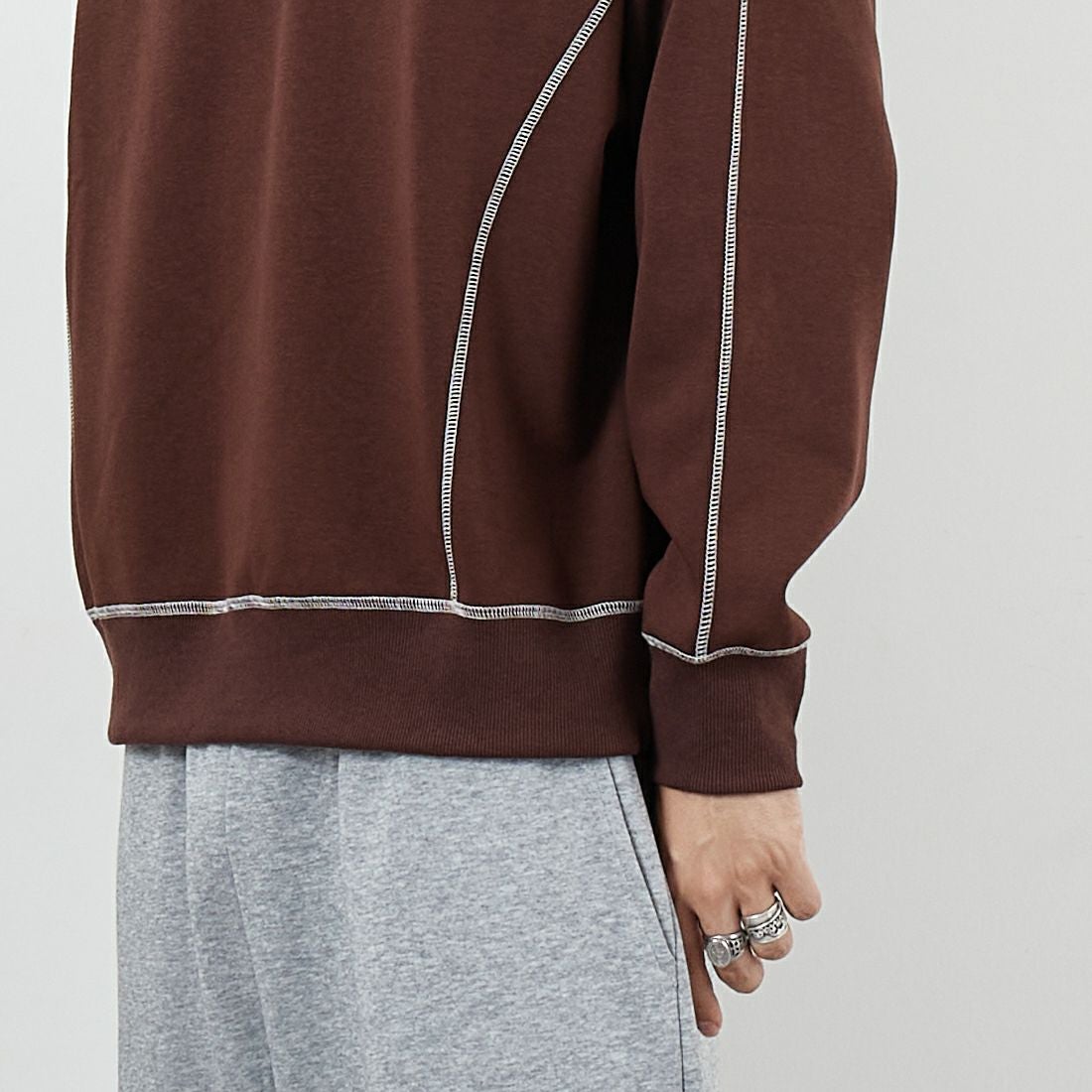 SLICK [スリック] ダブルエアニットステッチワークプルオーバー [5131030] 500 BROWN &&モデル身長：179cm 着用サイズ：1&&