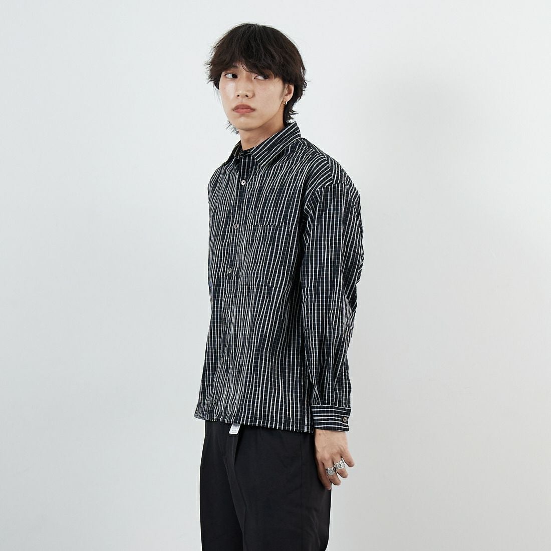 SLICK [スリック] ストライプタックジャガード ドローストリングスレギュラーカラーシャツ [5121018] 700 BLACK &&モデル身長：179cm 着用サイズ：1&&