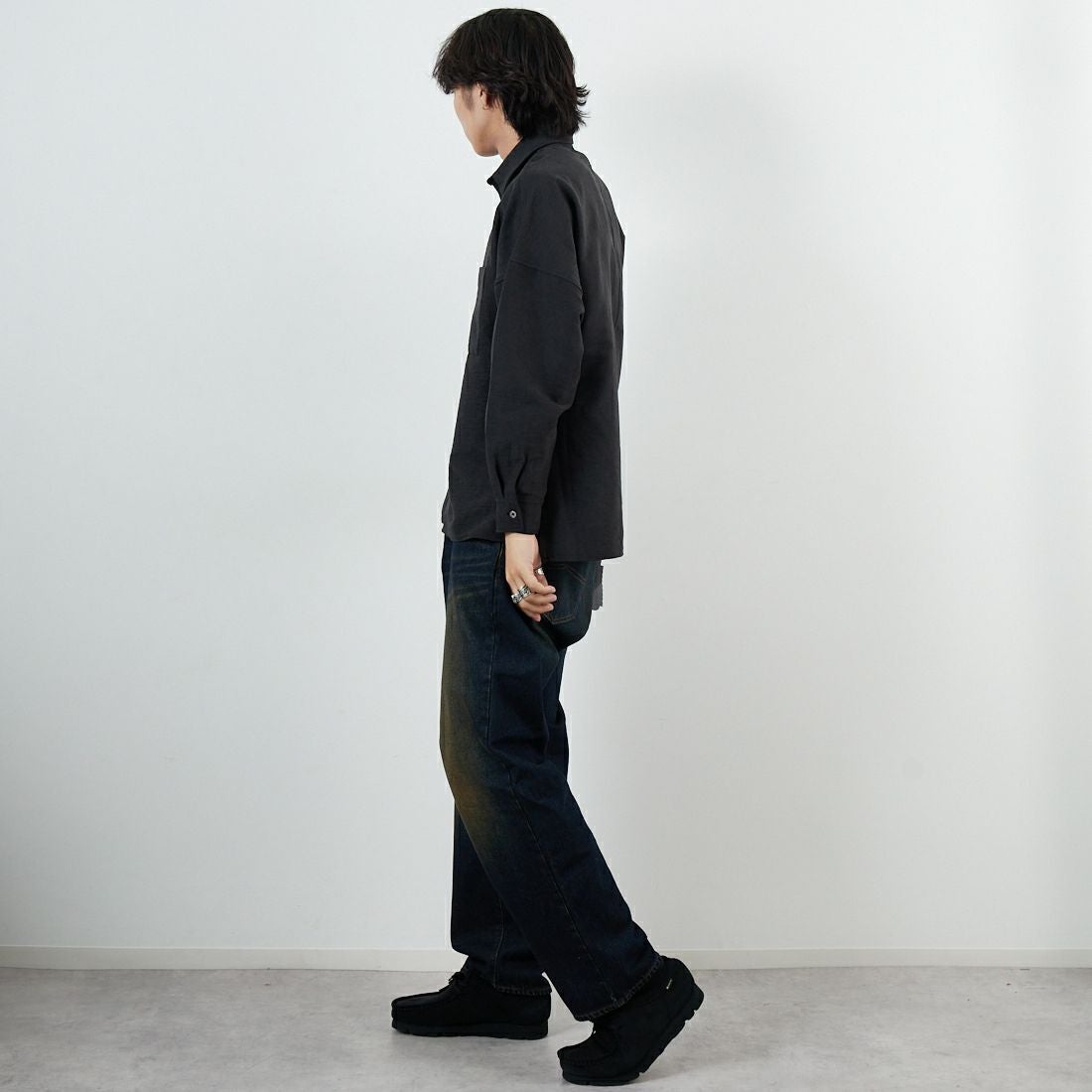 SLICK [スリック] ヴィンテージサテン ドルマンスリーブレギュラーカラーシャツ [5121022] 700 BLACK &&モデル身長：179cm 着用サイズ：1&&