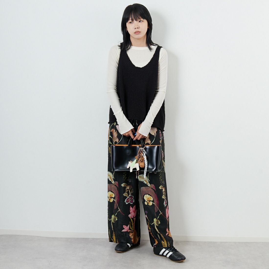 CLOCHE [クロシェ] ボタニカル柄ワイドパンツ [55286557] ﾌﾞﾗｯｸ &&モデル身長：167cm 着用サイズ：2&&