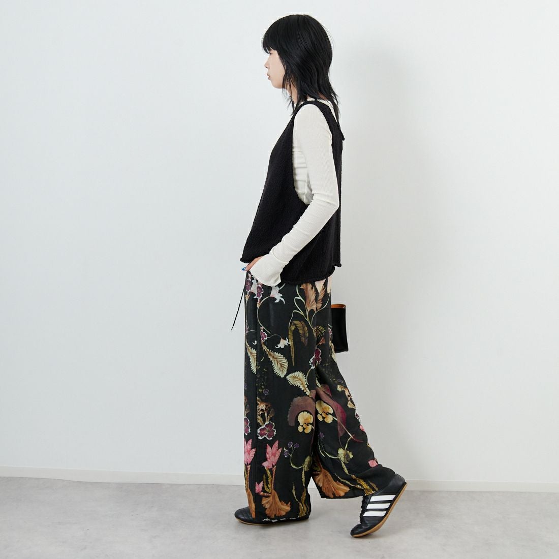 CLOCHE [クロシェ] ボタニカル柄ワイドパンツ [55286557] ﾌﾞﾗｯｸ &&モデル身長：167cm 着用サイズ：2&&