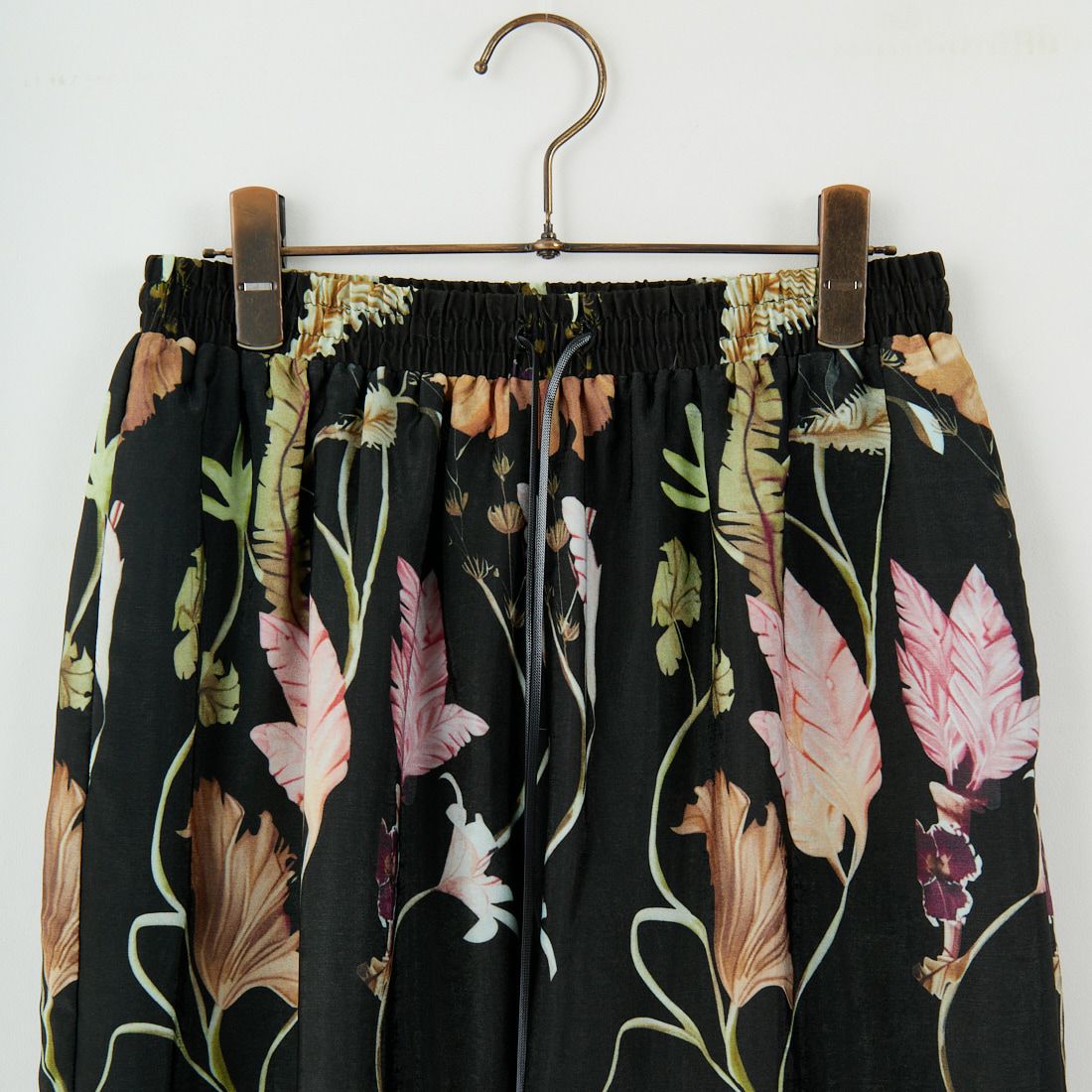 CLOCHE [クロシェ] ボタニカル柄ワイドパンツ [55286557] ﾌﾞﾗｯｸ