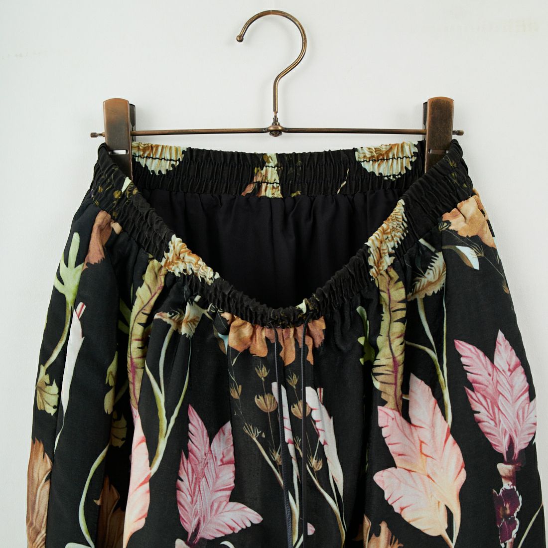 CLOCHE [クロシェ] ボタニカル柄ワイドパンツ [55286557] ﾌﾞﾗｯｸ