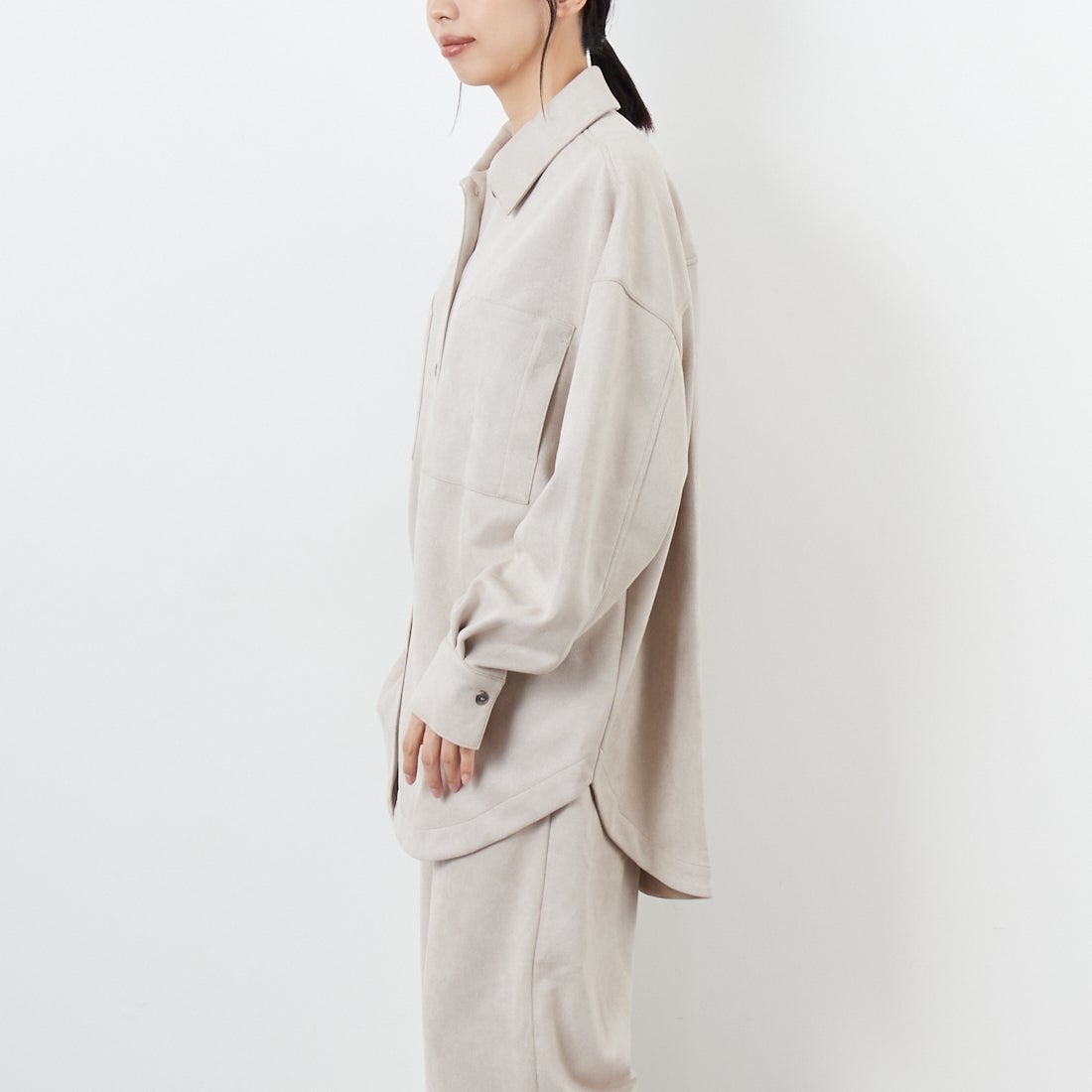 CLOCHE [クロシェ] スエードダンボールシャツ [55285641] ﾍﾞｰｼﾞｭ &&モデル身長：162cm 着用サイズ：2&&