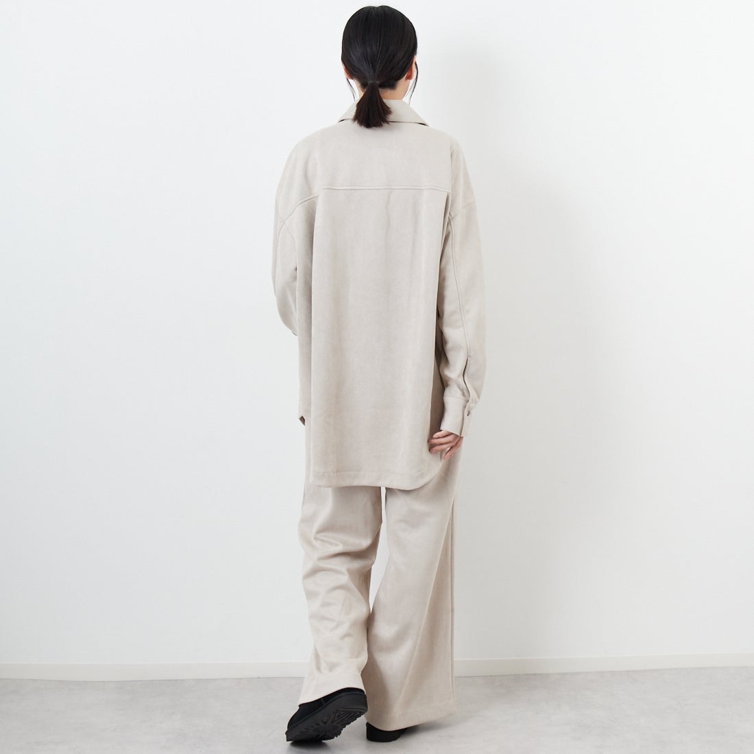 CLOCHE [クロシェ] スエードダンボールシャツ [55285641] ﾍﾞｰｼﾞｭ &&モデル身長：162cm 着用サイズ：2&&