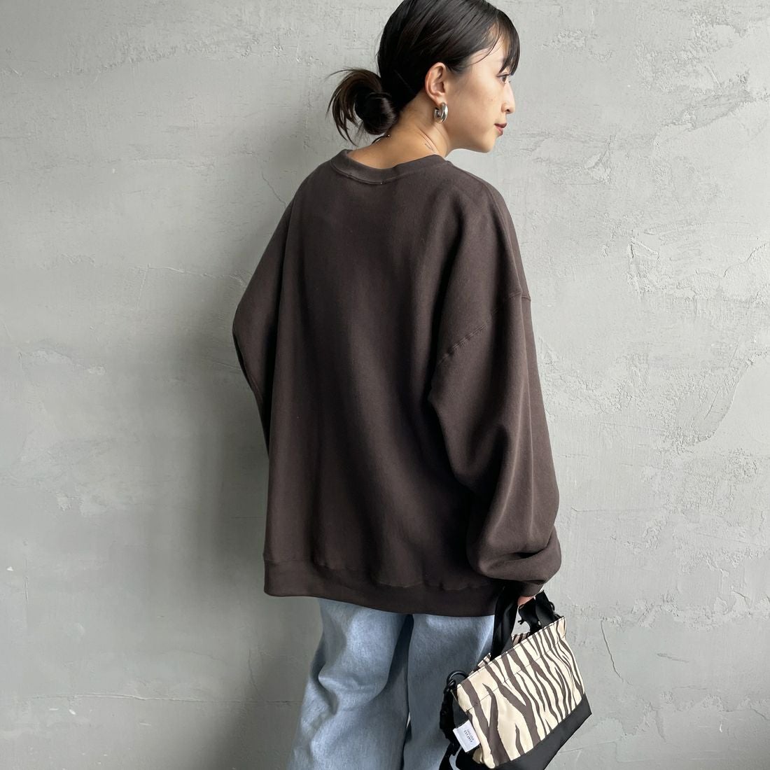 Americana [アメリカーナ] リバースウィーブ クルーネックスウェット [BRF-771A-2] Dﾌﾞﾗｳﾝ &&モデル身長：150cm 着用サイズ：M&&