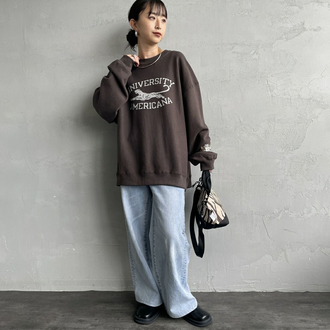 Americana [アメリカーナ] リバースウィーブ クルーネックスウェット [BRF-771A-2] Dﾌﾞﾗｳﾝ &&モデル身長：150cm 着用サイズ：M&&