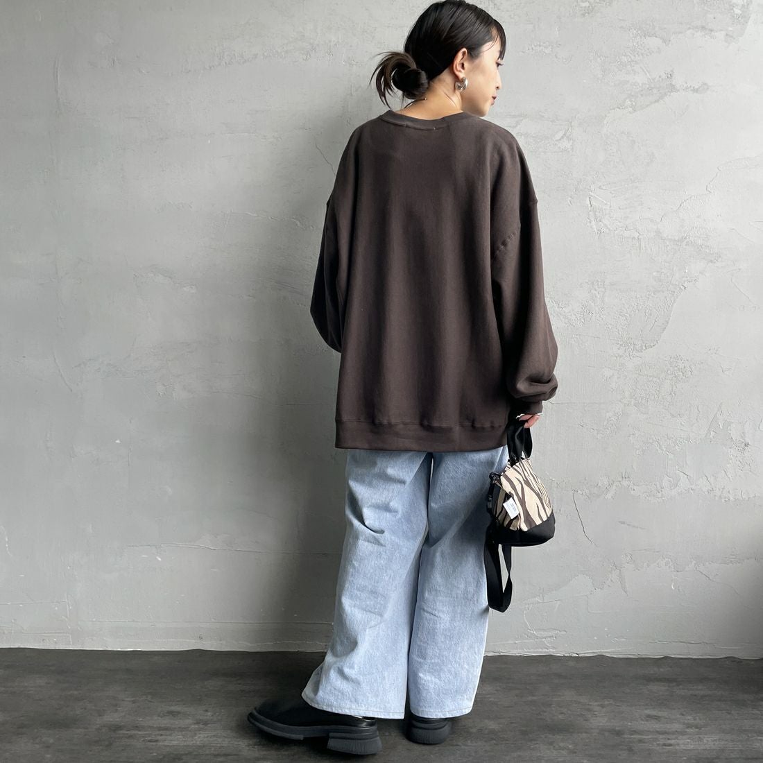 Americana [アメリカーナ] リバースウィーブ クルーネックスウェット [BRF-771A-2] Dﾌﾞﾗｳﾝ &&モデル身長：150cm 着用サイズ：M&&