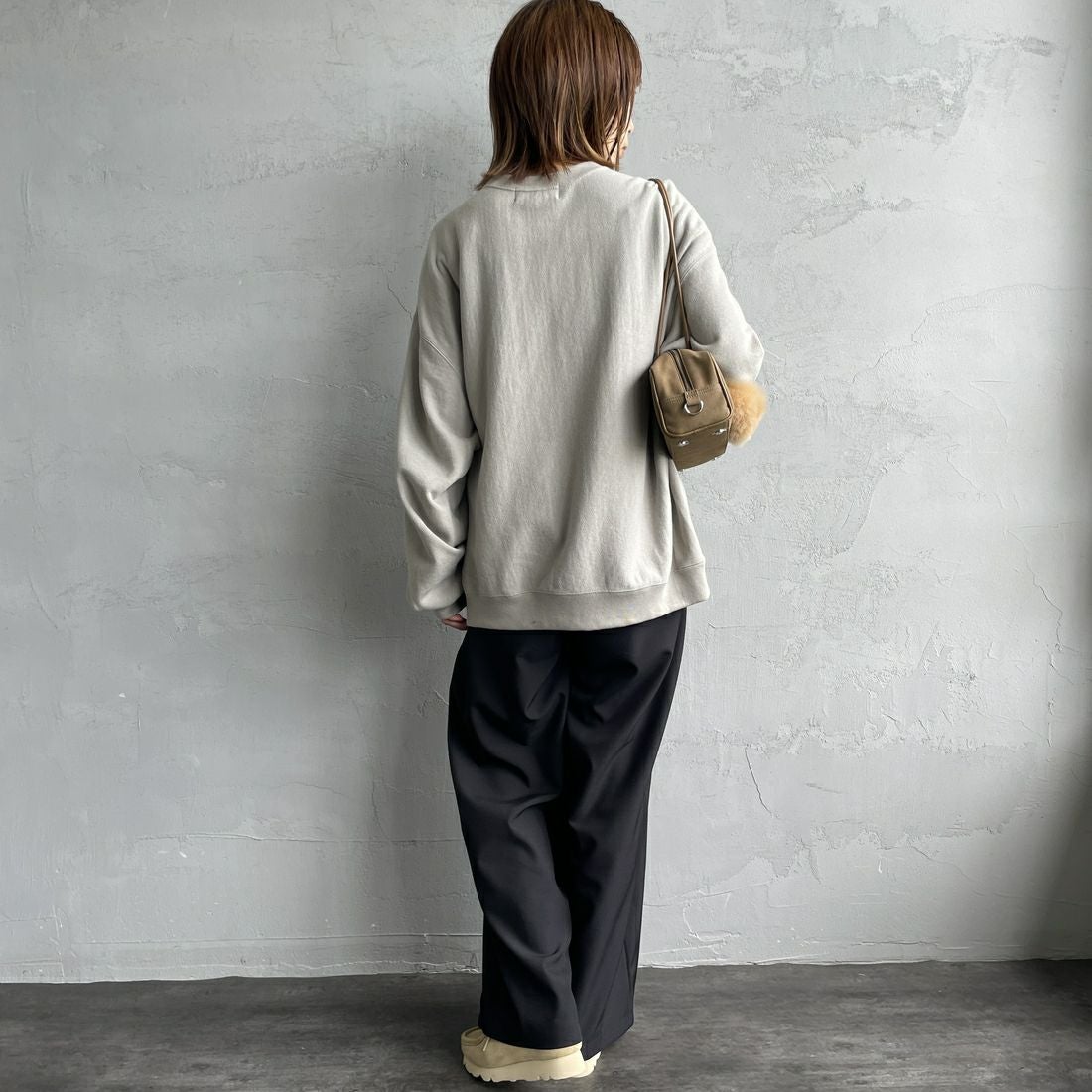 Americana [アメリカーナ] リバースウィーブ クルーネックスウェット [BRF-771A-2] ｸﾞﾚｰｼﾞｭ &&モデル身長：158cm 着用サイズ：M&&