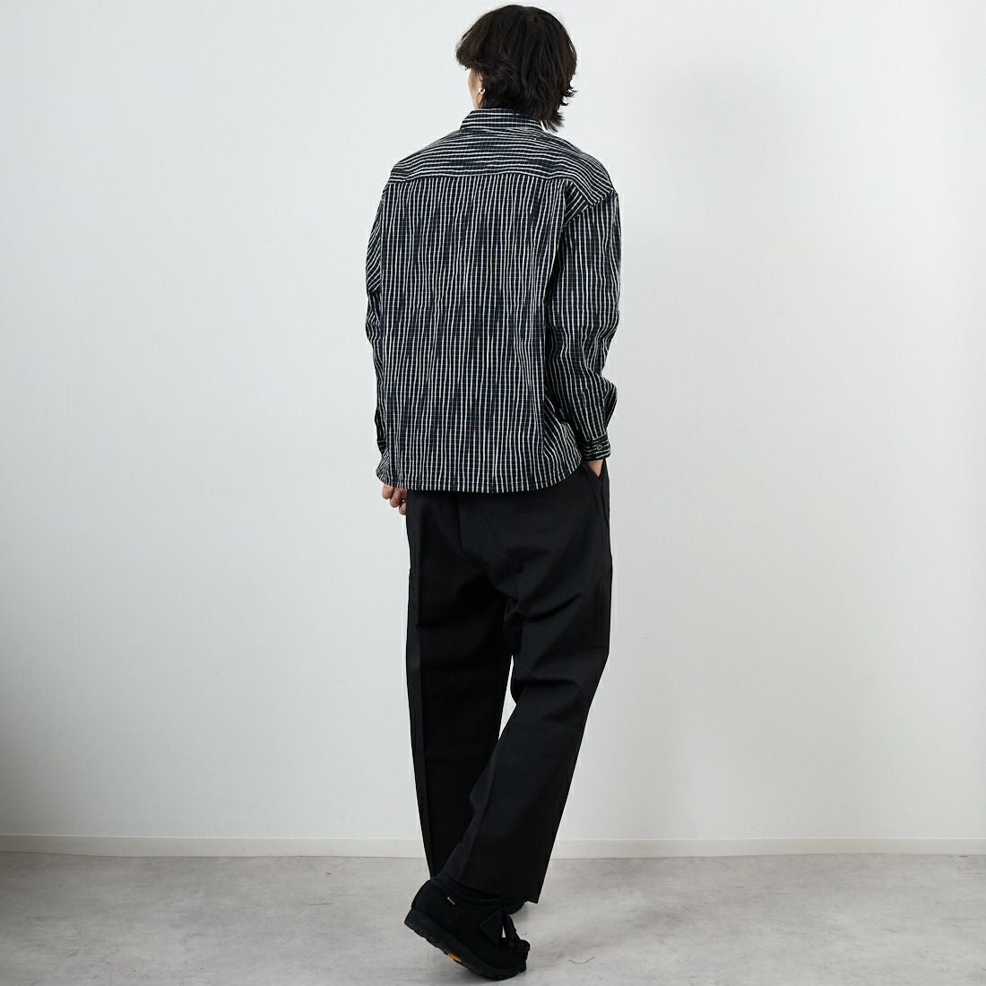 SLICK [スリック] テックツイルツータックスラックス [5161027] 700 BLACK &&モデル身長：179cm 着用サイズ：2&&