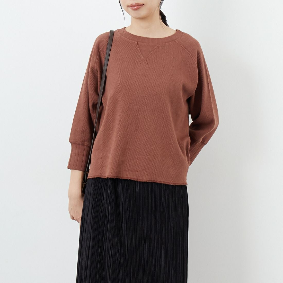 KHA:KI [カーキ] ハニカム8分袖トップス [MIL25FCS3467] BROWN &&モデル身長：162cm 着用サイズ：1&&