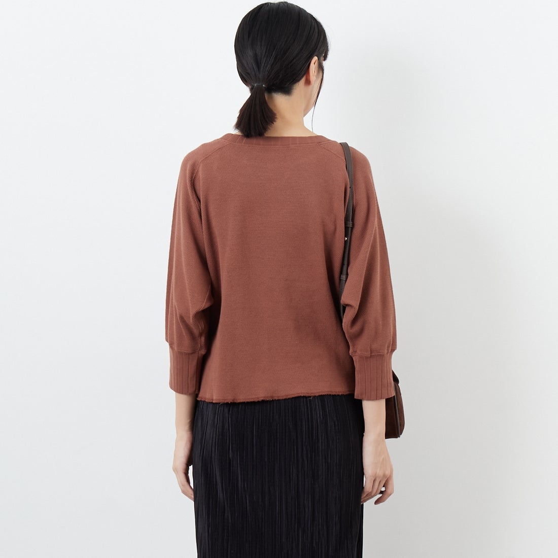KHA:KI [カーキ] ハニカム8分袖トップス [MIL25FCS3467] BROWN &&モデル身長：162cm 着用サイズ：1&&