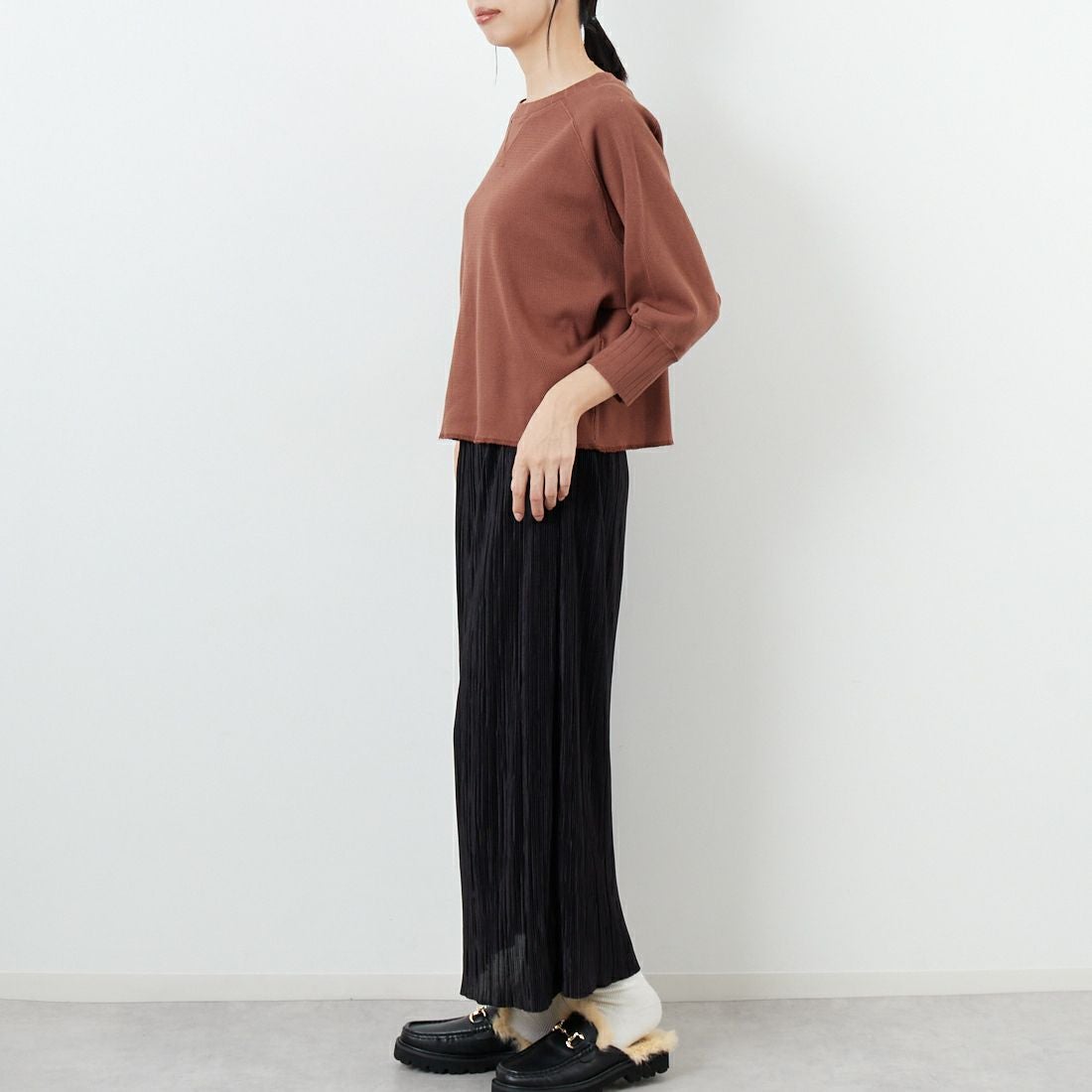 KHA:KI [カーキ] ハニカム8分袖トップス [MIL25FCS3467] BROWN &&モデル身長：162cm 着用サイズ：1&&