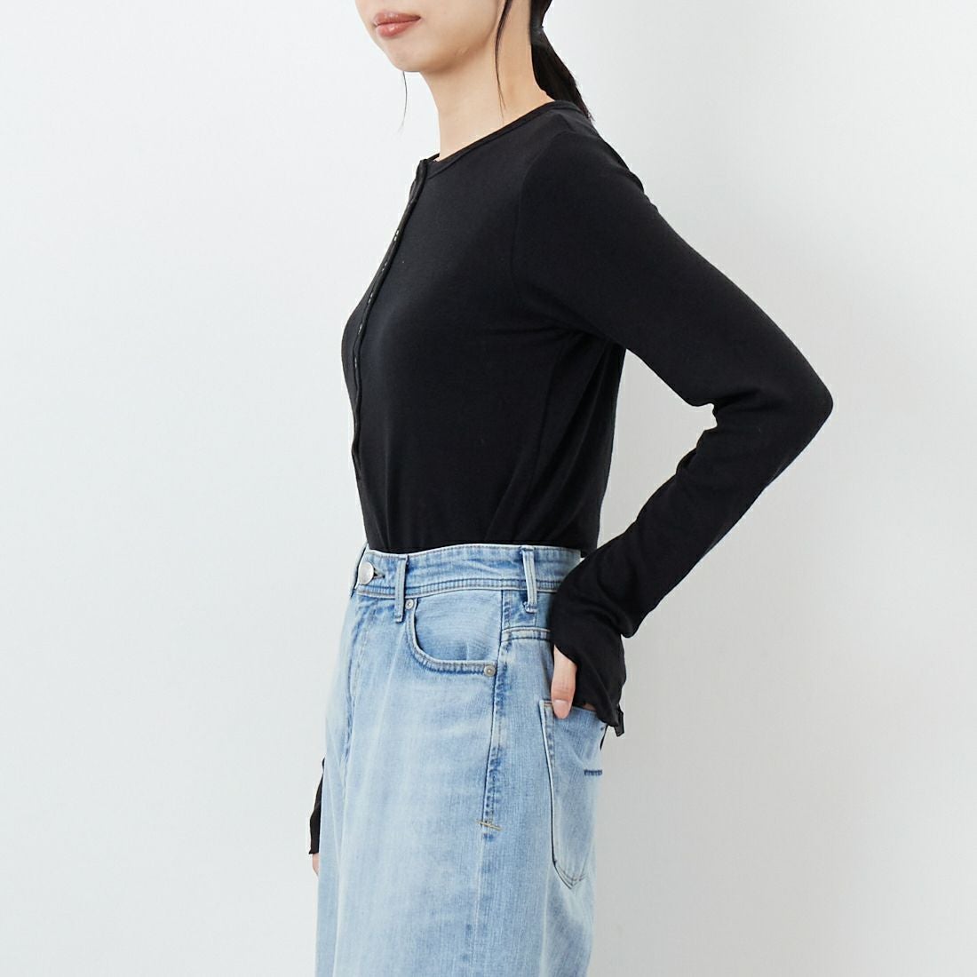 KHA:KI [カーキ] ヘンリーネックカットソー [MIL25FCS3464] BLACK &&モデル身長：162cm 着用サイズ：1&&