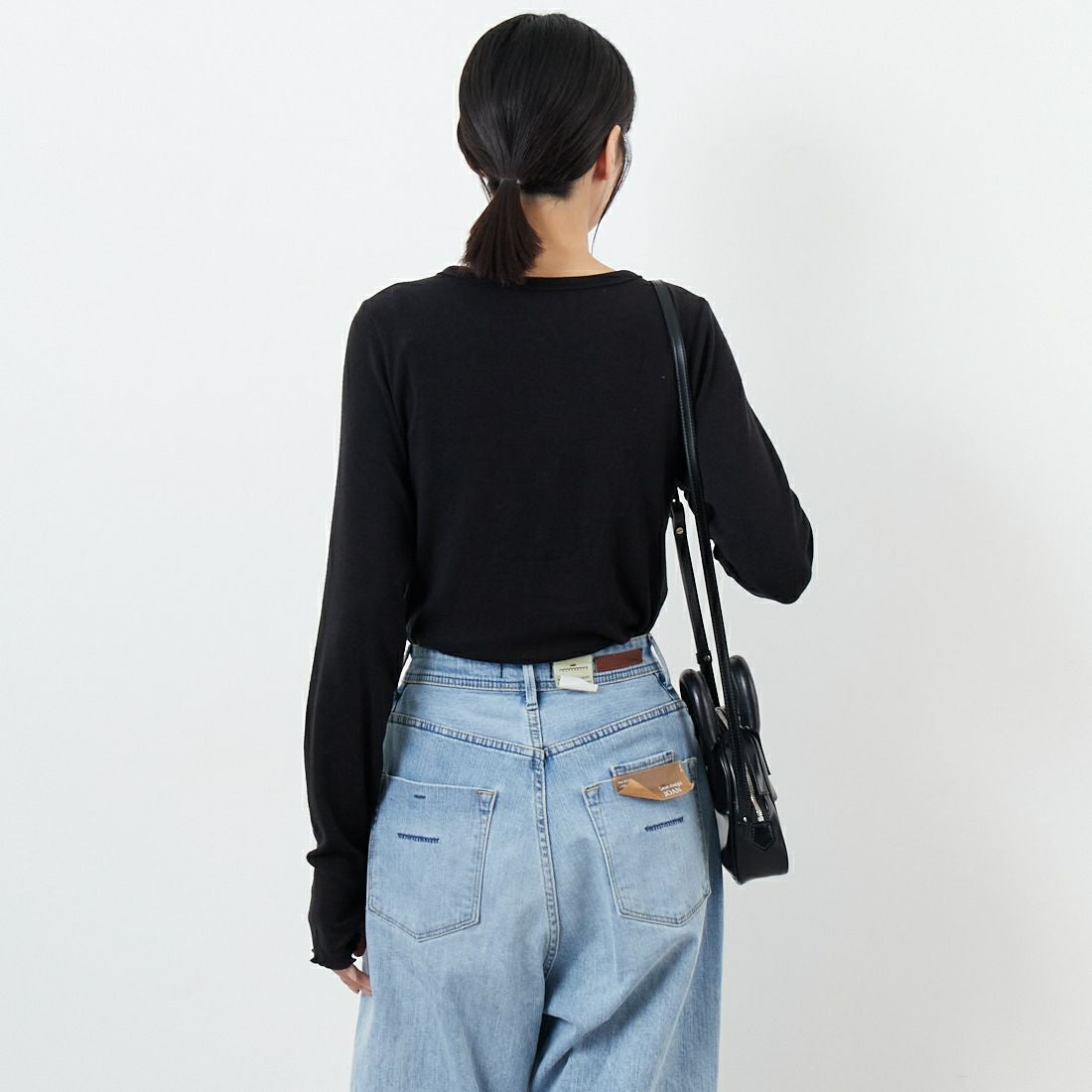 KHA:KI [カーキ] ヘンリーネックカットソー [MIL25FCS3464] BLACK &&モデル身長：162cm 着用サイズ：1&&