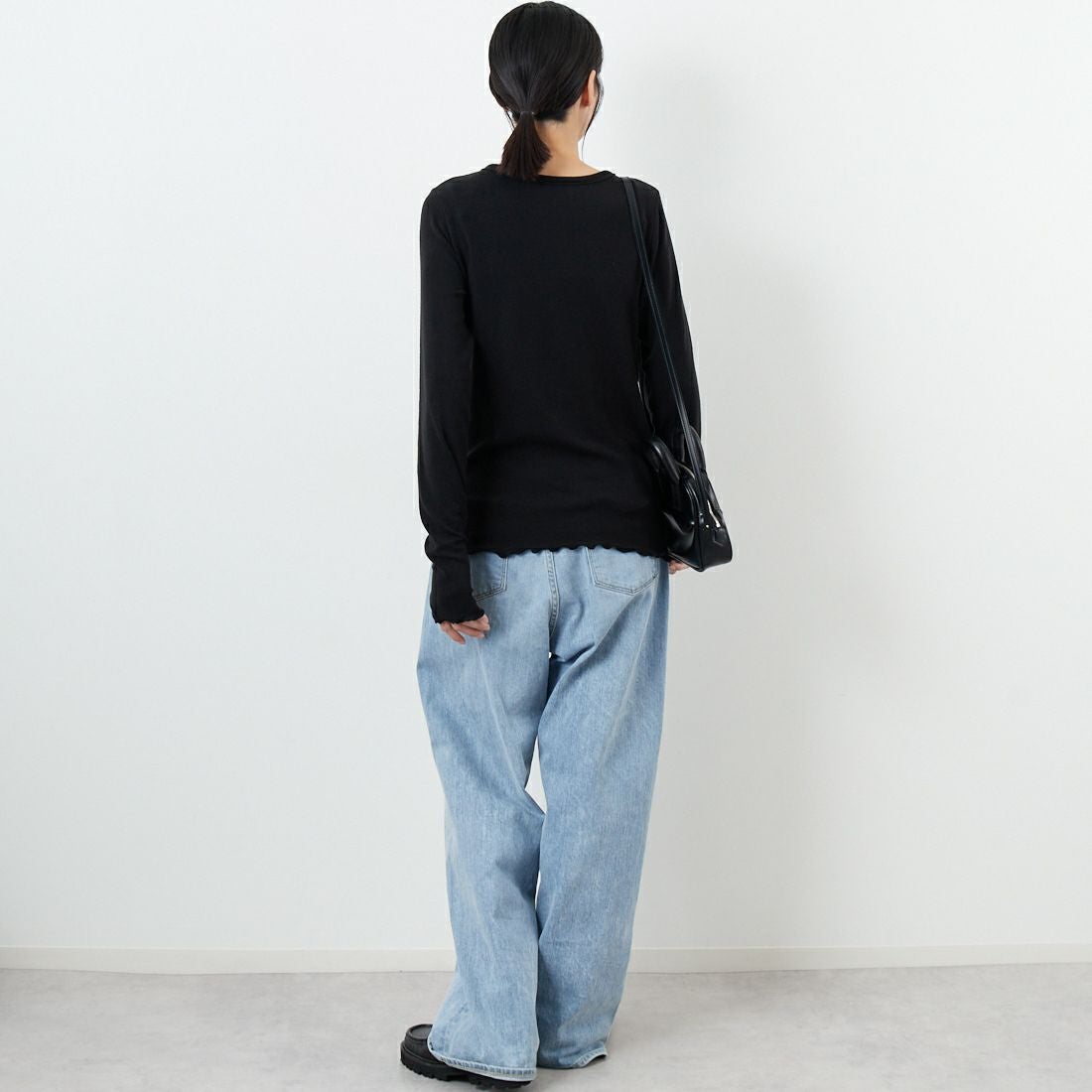 KHA:KI [カーキ] ヘンリーネックカットソー [MIL25FCS3464] BLACK &&モデル身長：162cm 着用サイズ：1&&