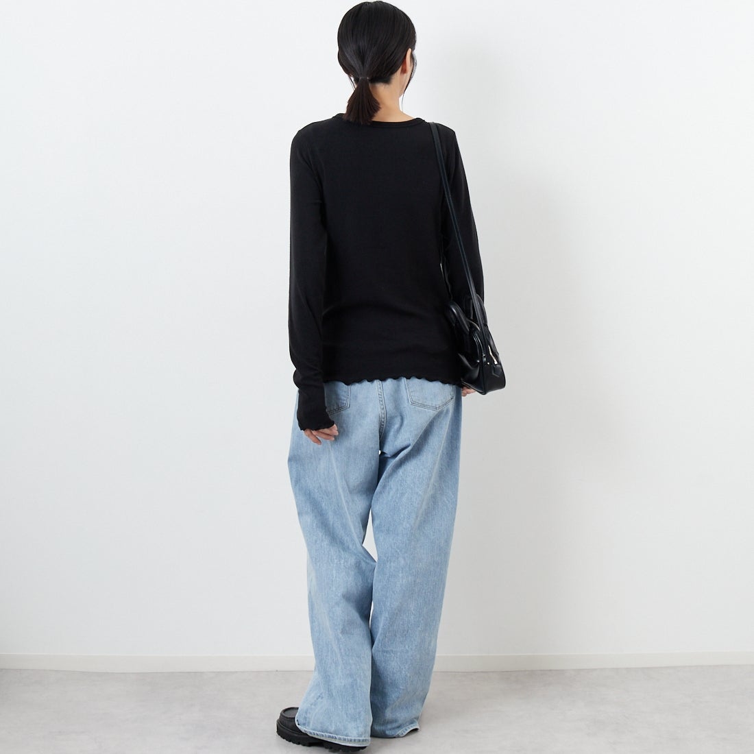 KHA:KI [カーキ] ヘンリーネックカットソー [MIL25FCS3464] BLACK &&モデル身長：162cm 着用サイズ：1&&