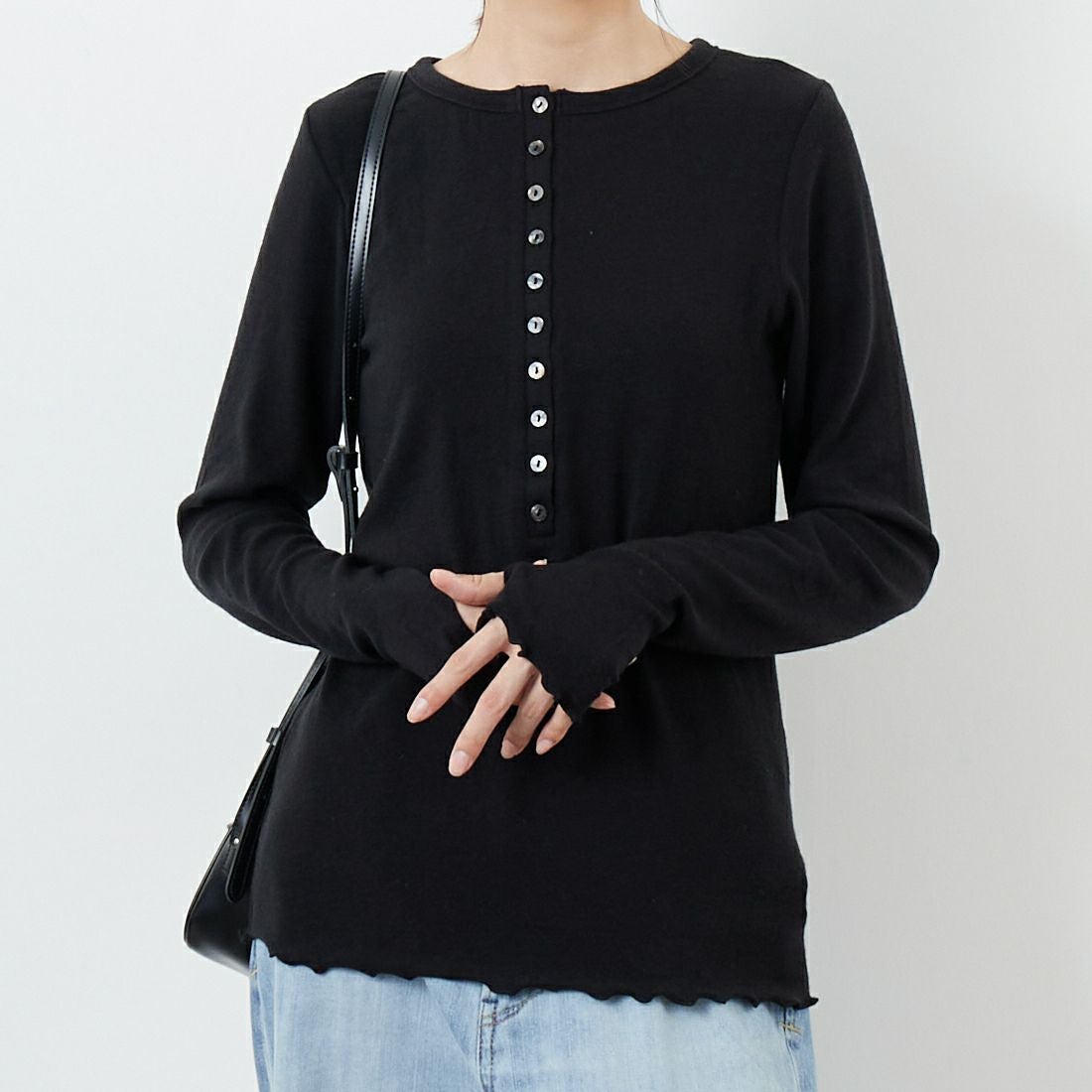 KHA:KI [カーキ] ヘンリーネックカットソー [MIL25FCS3464] BLACK &&モデル身長：162cm 着用サイズ：1&&