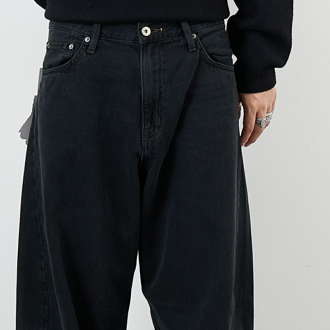 LIBERTO [リベルト] ABILENE カーブジーンズ [FL2513] 172 S.BLK &&モデル身長：179cm 着用サイズ：30&&