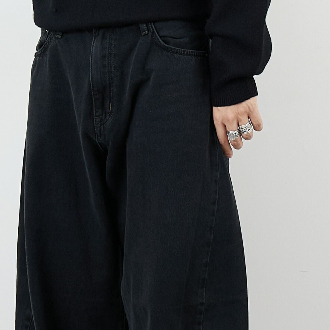 LIBERTO [リベルト] ABILENE カーブジーンズ [FL2513] 172 S.BLK &&モデル身長：179cm 着用サイズ：30&&