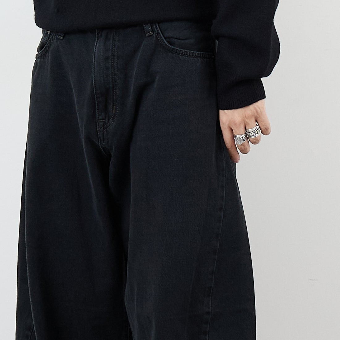 LIBERTO [リベルト] ABILENE カーブジーンズ [FL2513] 172 S.BLK &&モデル身長：179cm 着用サイズ：30&&