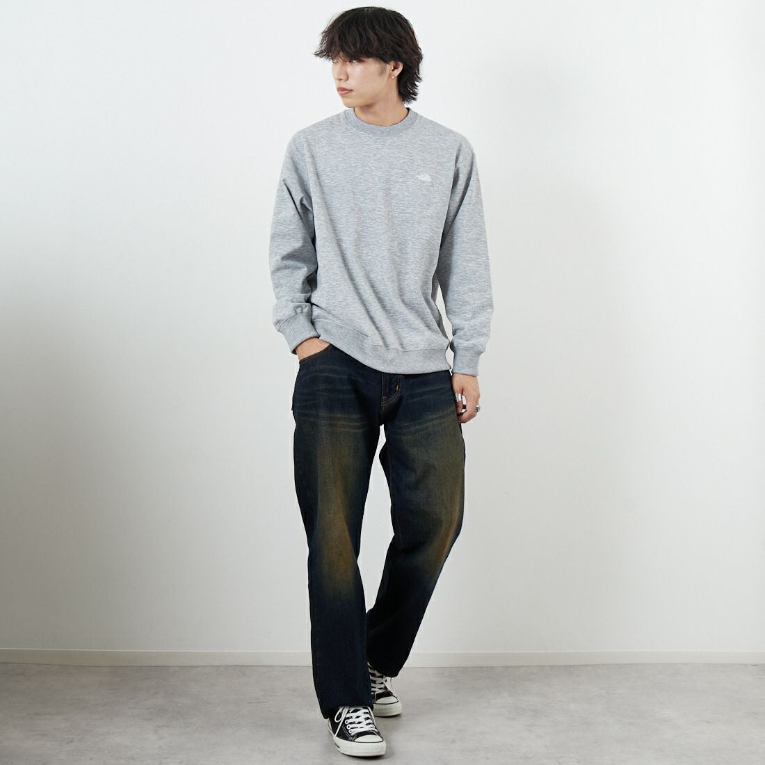 THE NORTH FACE [ザ ノースフェイス] スモールロゴヘザースウェットクルー [NT62532] Z &&モデル身長：179cm 着用サイズ：M&&