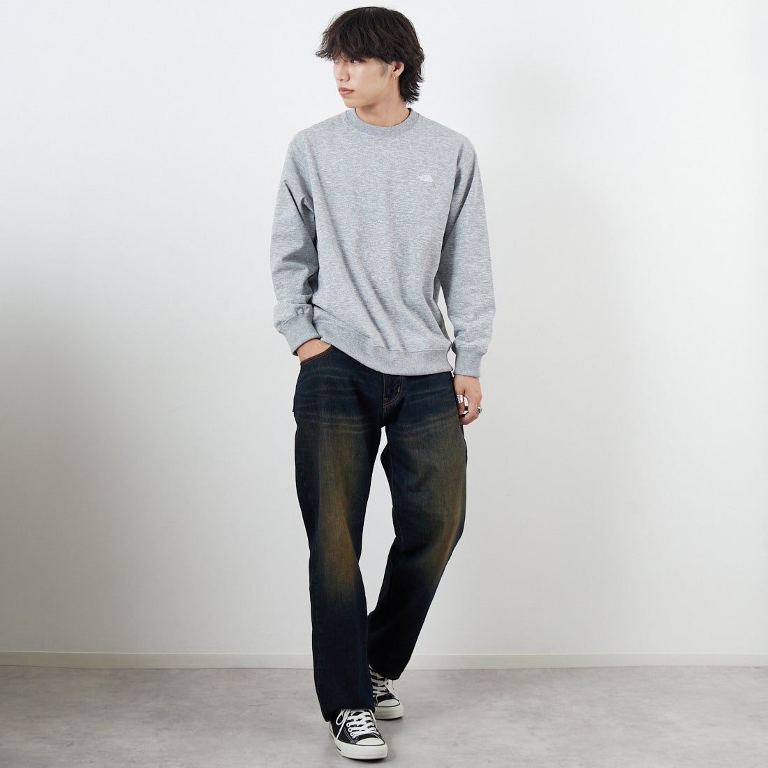 THE NORTH FACE [ザ ノースフェイス] スモールロゴヘザースウェットクルー [NT62532] Z &&モデル身長：179cm 着用サイズ：M&&