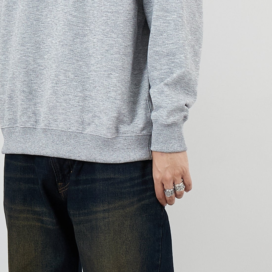 THE NORTH FACE [ザ ノースフェイス] スモールロゴヘザースウェットクルー [NT62532] Z &&モデル身長：179cm 着用サイズ：M&&