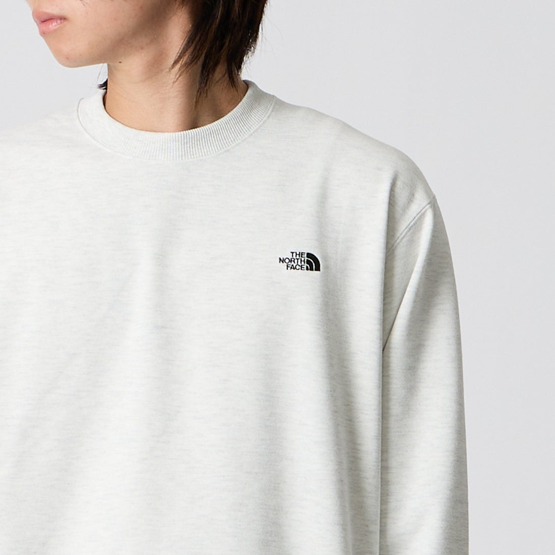THE NORTH FACE [ザ ノースフェイス] スモールロゴヘザースウェットクルー [NT62532] WX &&モデル身長：177cm 着用サイズ：M&&